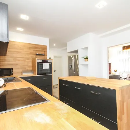 Apartman Vita Deluxe Trencin Exterior photo